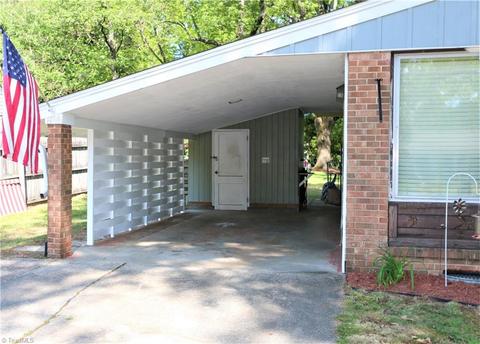 1122 Bridges Dr, High Point, NC 27262 photo 3