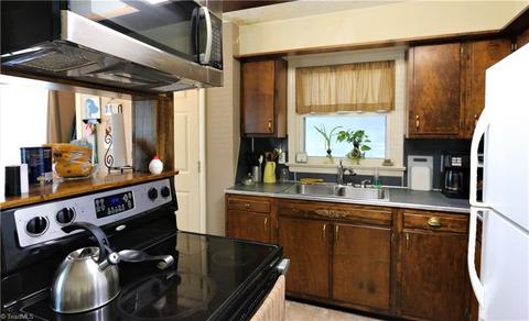 1122 Bridges Dr, High Point, NC 27262 photo 8
