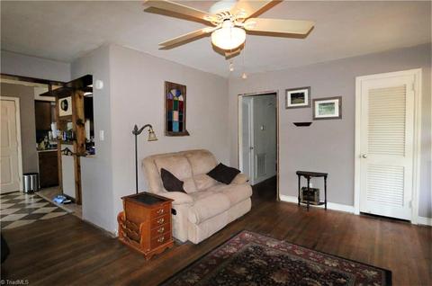 1122 Bridges Dr, High Point, NC 27262 photo 4