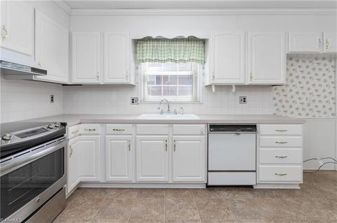 585 Drumheller Rd, Clemmons, NC 27012 photo 14