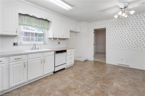 585 Drumheller Rd, Clemmons, NC 27012 photo 15