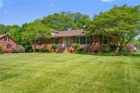 585 Drumheller Rd, Clemmons, NC 27012 photo 3