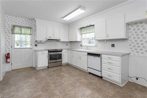 585 Drumheller Rd, Clemmons, NC 27012 photo 13