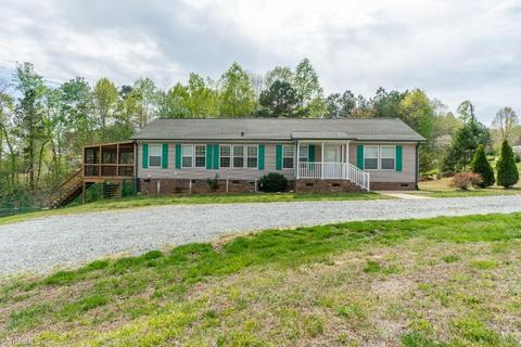 1376 Bradley Rd, Pinnacle, NC 27043 photo 1