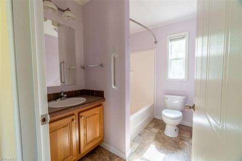 1376 Bradley Rd, Pinnacle, NC 27043 photo 16