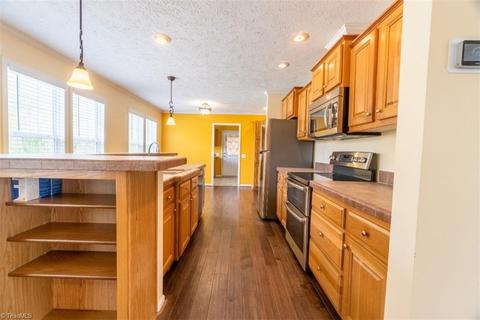 1376 Bradley Rd, Pinnacle, NC 27043 photo 10