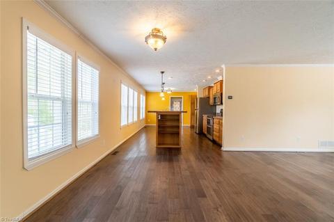 1376 Bradley Rd, Pinnacle, NC 27043 photo 6