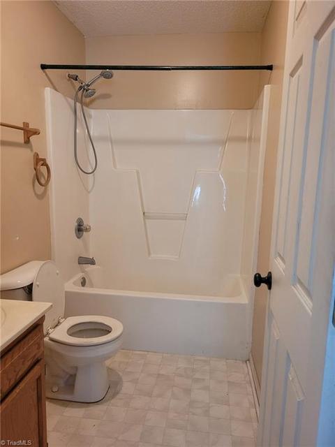 2708 Reginald Ct, High Point, NC 27260 photo 5