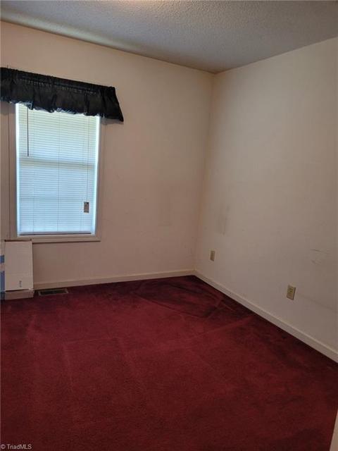 2708 Reginald Ct, High Point, NC 27260 photo 8