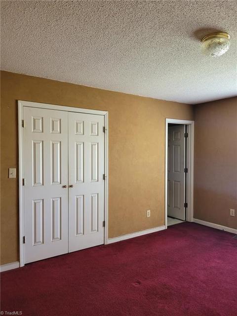 2708 Reginald Ct, High Point, NC 27260 photo 3