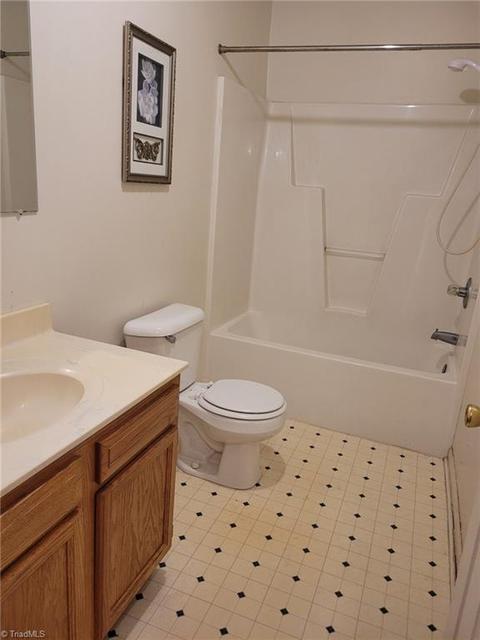 2708 Reginald Ct, High Point, NC 27260 photo 9