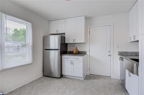 1108 Terrell Dr, High Point, NC 27262 photo 6