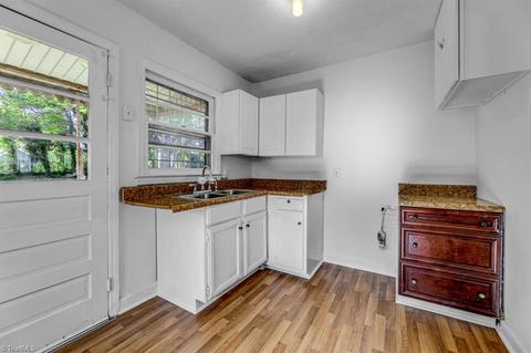 1504 Willard Ave, High Point, NC 27260 photo 12