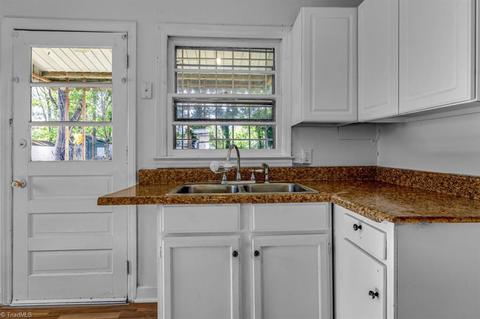 1504 Willard Ave, High Point, NC 27260 photo 13