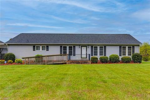 270 Springfield Rd, Pilot Mountain, NC 27041 photo 2