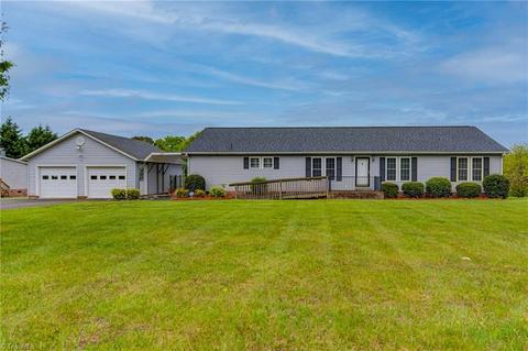 270 Springfield Rd, Pilot Mountain, NC 27041 photo 1