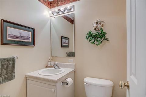 270 Springfield Rd, Pilot Mountain, NC 27041 photo 31