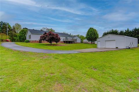 270 Springfield Rd, Pilot Mountain, NC 27041 photo 5