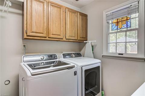 1123 Mapleview Ct, High Point, NC 27265 photo 21