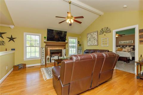 2990 Clear Ridge Dr, Trinity, NC 27370 photo 4