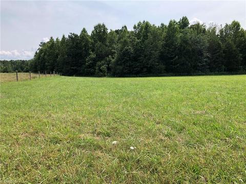 629 Drayton Dr, Denton, NC 27239 photo 2