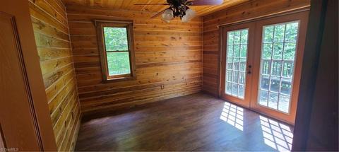 2203 Staghorn Rd, Purlear, NC 28665 photo 13