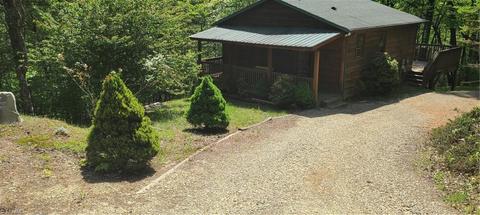 2203 Staghorn Rd, Purlear, NC 28665 photo 1