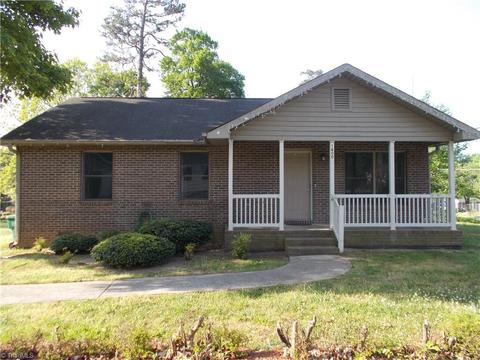 1600 Beaucrest Ave, High Point, NC 27265 photo 1