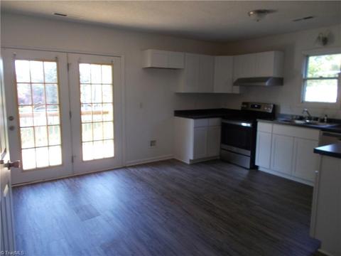 1600 Beaucrest Ave, High Point, NC 27265 photo 4