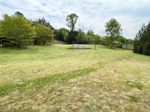 757 Younger Pl, High Point, NC 27265 photo 4