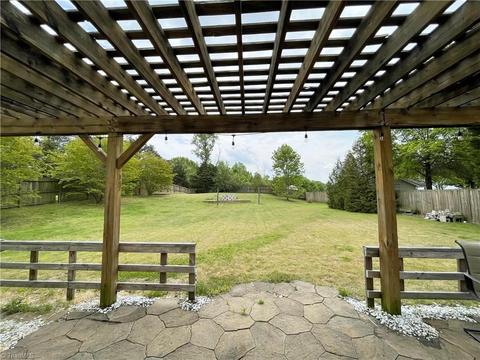 757 Younger Pl, High Point, NC 27265 photo 3