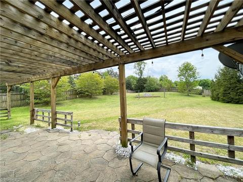 757 Younger Pl, High Point, NC 27265 photo 2