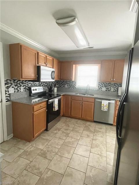 757 Younger Pl, High Point, NC 27265 photo 11