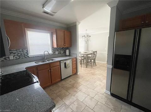 757 Younger Pl, High Point, NC 27265 photo 9
