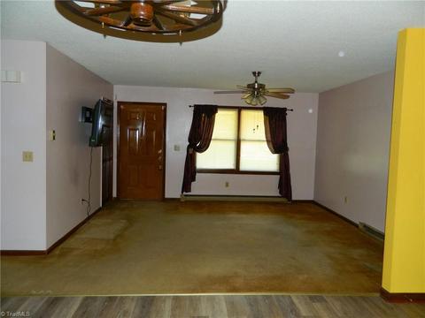 4142 Pointer Ln, Sophia, NC 27350 photo 10