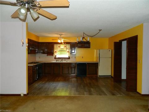 4142 Pointer Ln, Sophia, NC 27350 photo 8