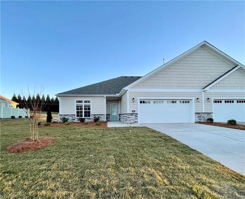 125 Mountain Maple Dr, King, NC 27021 photo 2
