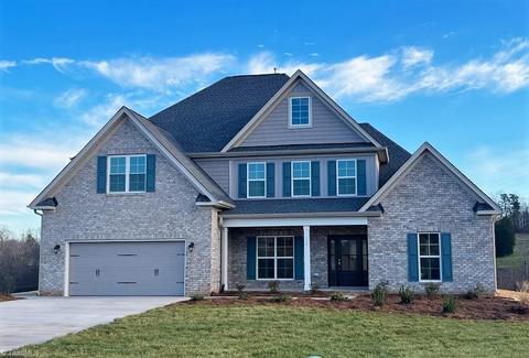 126 Jasper Ct, King, NC 27021 photo 1