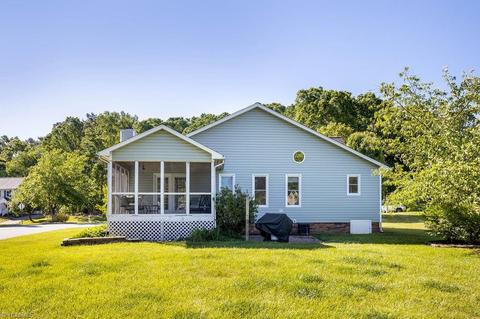 3303 Timberwolf Ave, High Point, NC 27265 photo 4