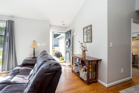 3303 Timberwolf Ave, High Point, NC 27265 photo 9