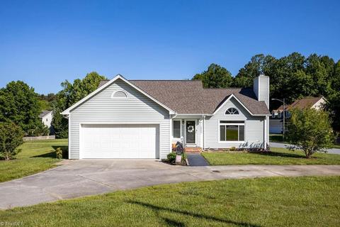 3303 Timberwolf Ave, High Point, NC 27265 photo 1