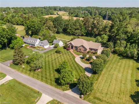 127 Willoughby Park Dr, High Point, NC 27265 photo 3