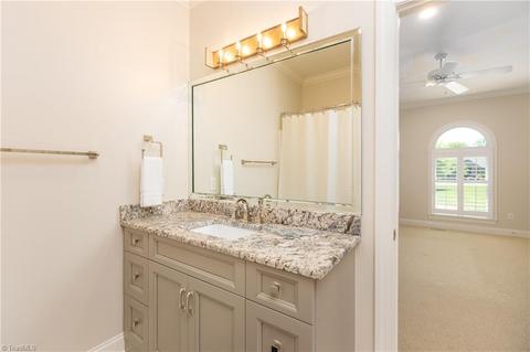 127 Willoughby Park Dr, High Point, NC 27265 photo 31