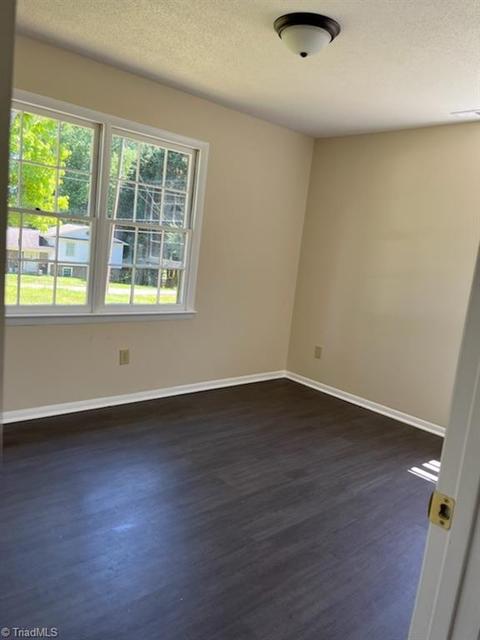 116 Hickory Ln, King, NC 27021 photo 3