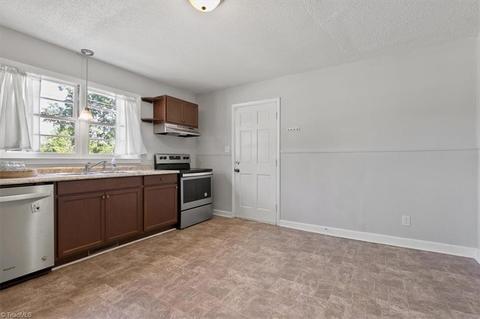 2914 Central Ave, High Point, NC 27260 photo 11