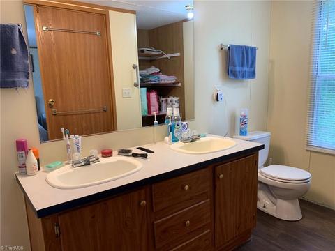 2052 High Bridge Rd, Pinnacle, NC 27043 photo 10