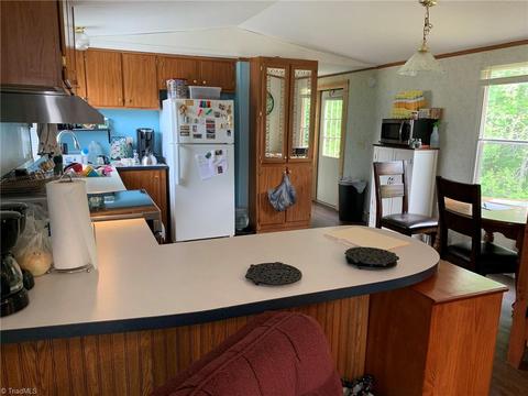 2052 High Bridge Rd, Pinnacle, NC 27043 photo 4