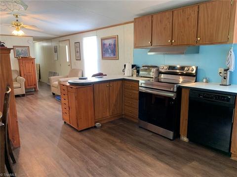 2052 High Bridge Rd, Pinnacle, NC 27043 photo 2