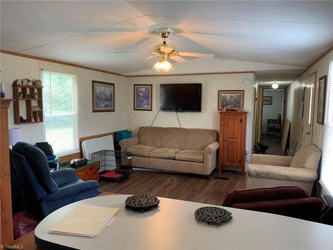 2052 High Bridge Rd, Pinnacle, NC 27043 photo 3