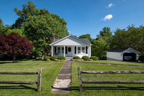 136 Mill Rd, State Road, NC 28676 photo 2
